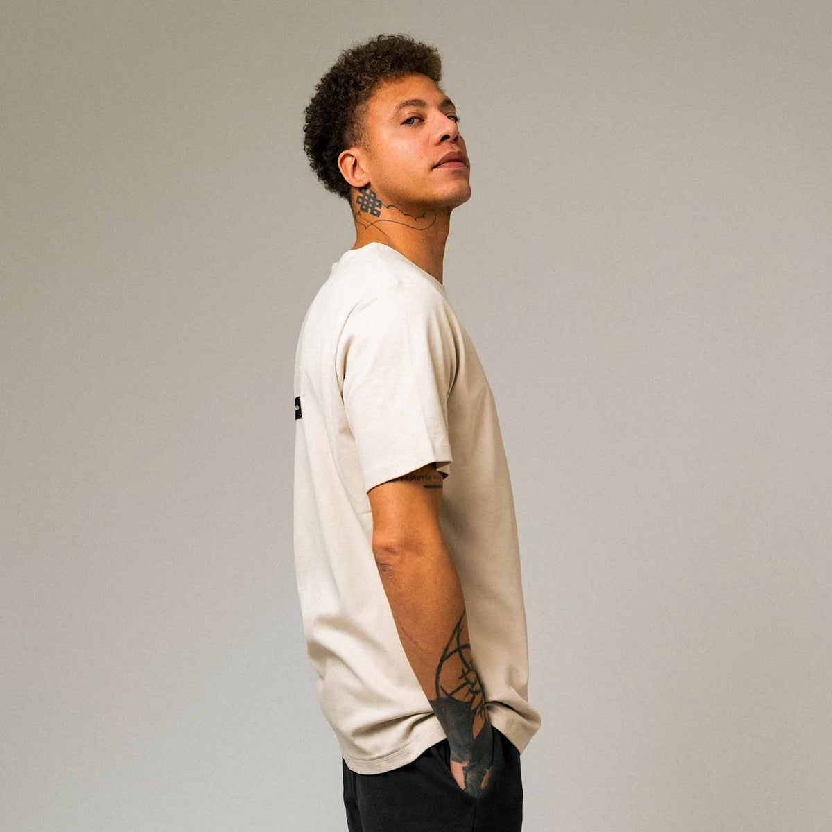 Arara ✗ Oat Milk // T-shirt regular fit